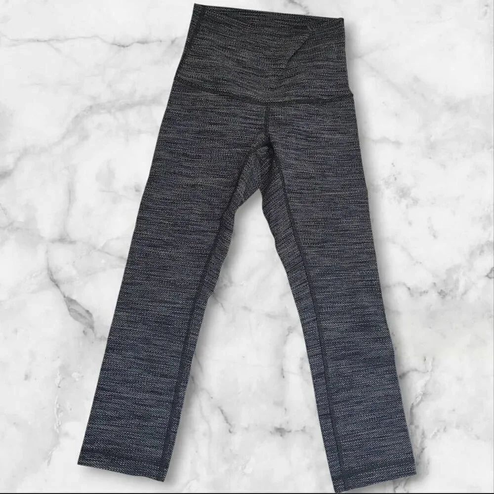 Lululemon Size 2 High Rise Wunder Under - Picture 2 of 5